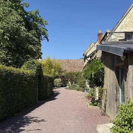 A La Ferme De L'oudon & *