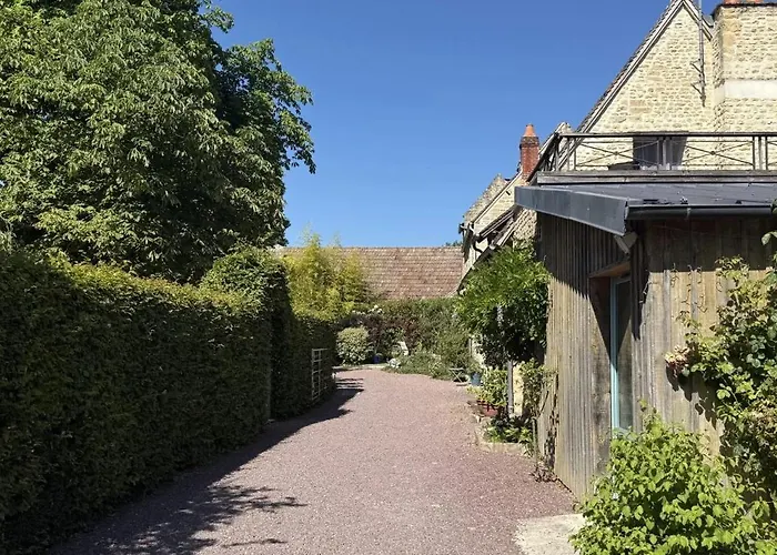 A La Ferme De L'oudon & *