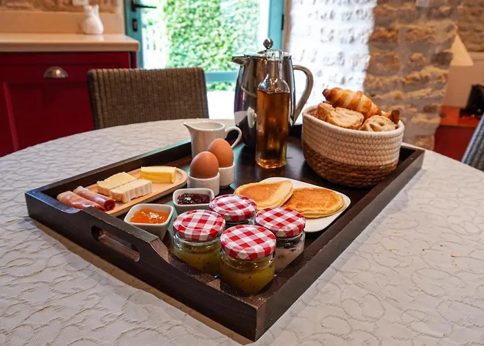 A La Ferme De L'oudon & Tatil Evi *