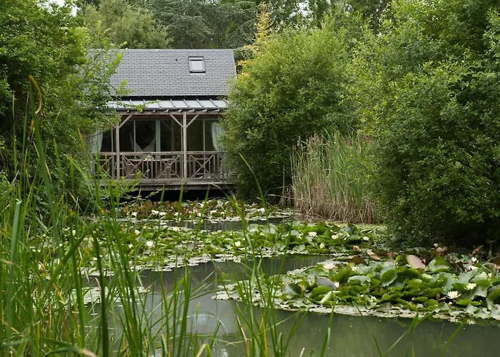 Сasa de vacaciones A La Ferme De L'oudon & *