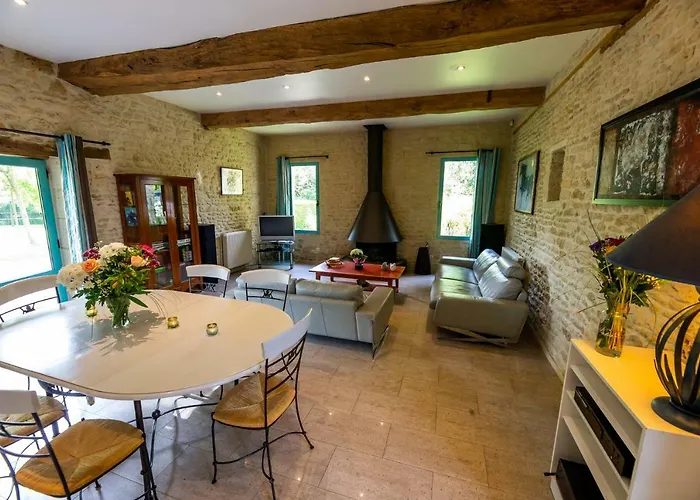 A La Ferme De L'oudon & Сasa de vacaciones